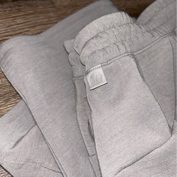 Lululemon Athletica Men's Light Gray Pants - Picture 5 of 5